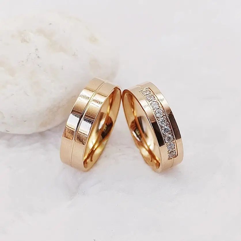 1 par de anillos de pareja de titanio dorado rosa con piedra CZ, anillos de compromiso de boda de lujo para hombres y mujeres, alianzas de amor para San Valentín.