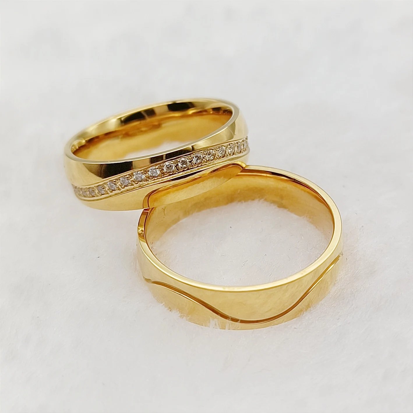 Anillos de boda con promesa de eternidad para hombre y mujer, alianzas de amor con circonita cúbica, joyería de titanio chapada en oro de 18 quilates.