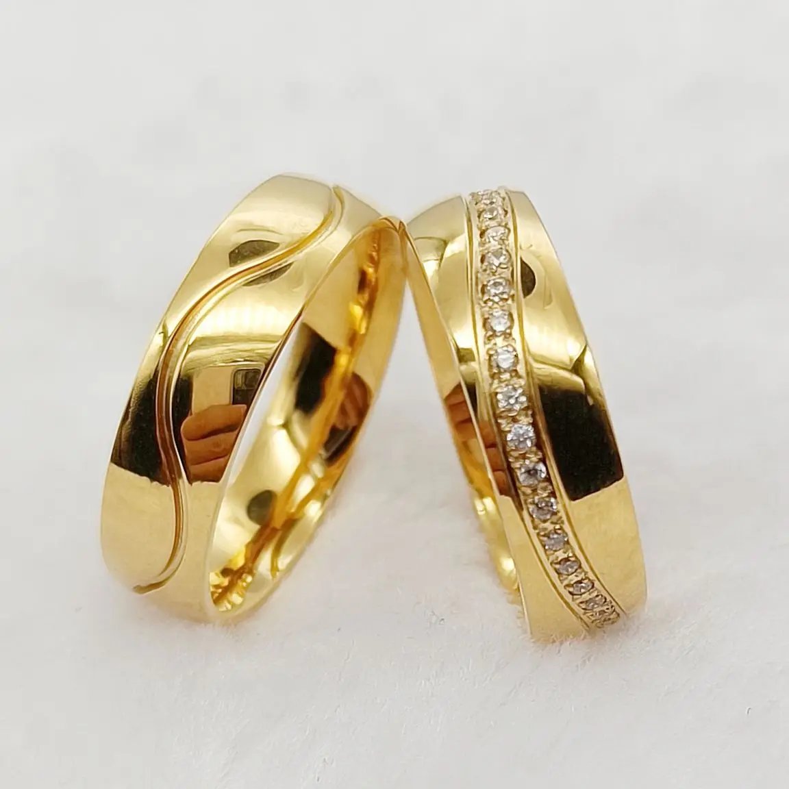 Anillos de boda con promesa de eternidad para hombre y mujer, alianzas de amor con circonita cúbica, joyería de titanio chapada en oro de 18 quilates.