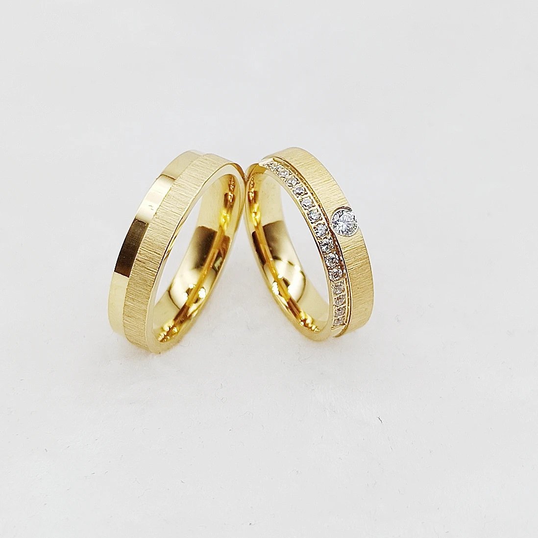 2025 Crown Wedding Rings Sets for Couples Men And Women 24k Gold Plated Stainless Steel Jewelry Statement Alliace Lover's Ring