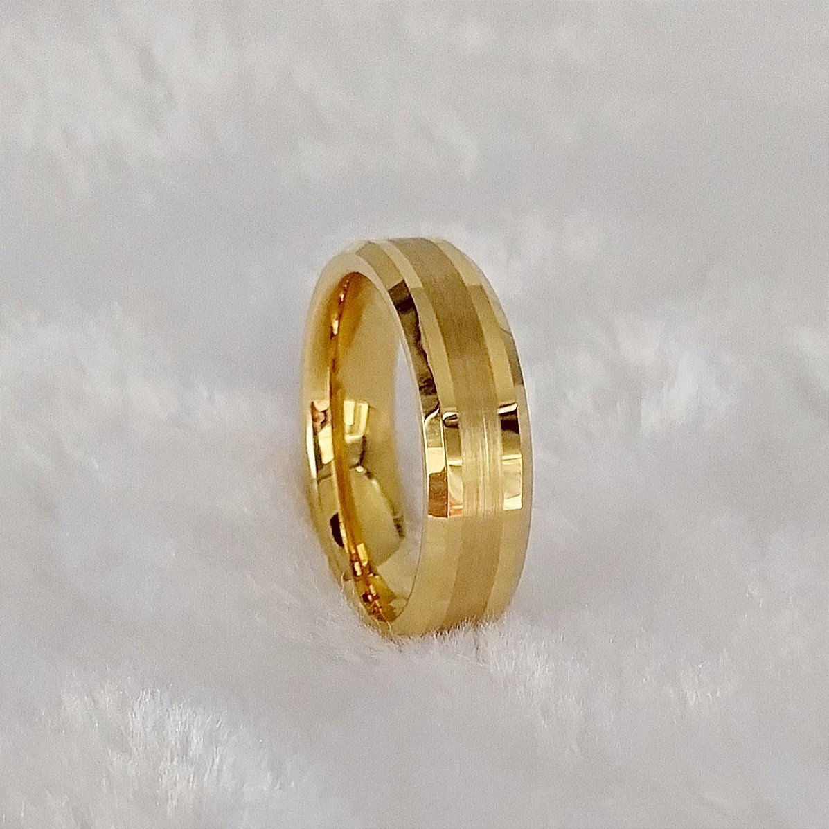 Anillo de boda chapado en oro de 24 quilates con carburo de tungsteno para hombre y mujer, joyería occidental hecha a mano al por mayor.