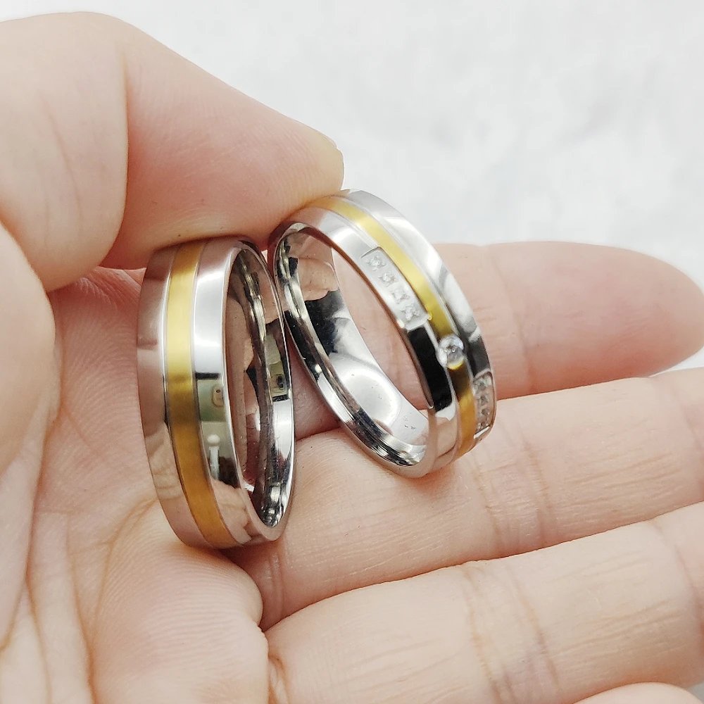 Anillos de boda a juego hipoalergénicos para él y para ella, anillos de pareja para hombre y mujer, conjuntos de novia de plata y oro en dos tonos. Anillos de boda a juego hipoalergénicos para él y para ella, anillos de pareja para hombre y mujer, conjuntos de novia de plata y oro en dos tonos.