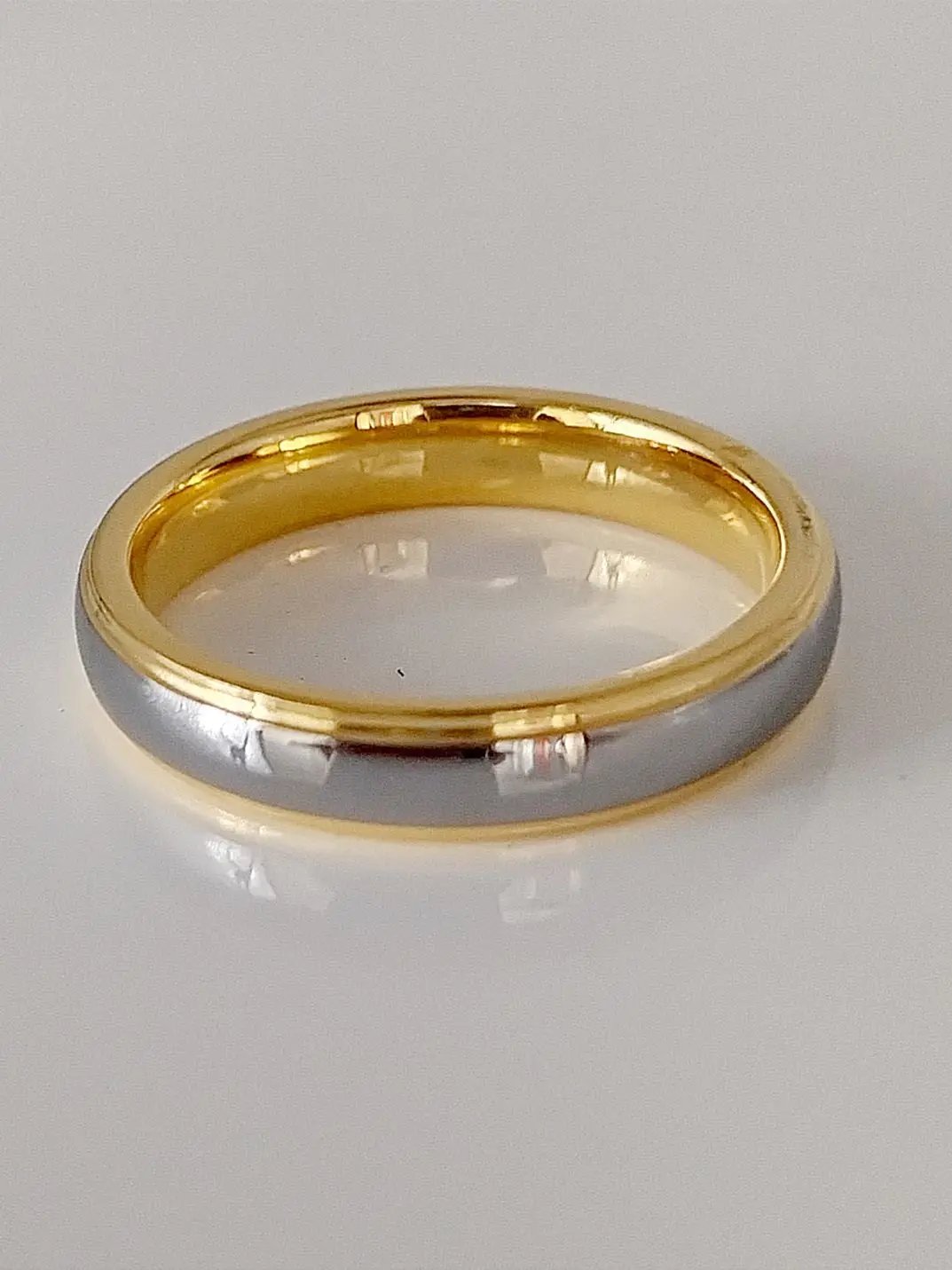 Anillos de boda finos de 4 mm para parejas, para mujeres y niñas, de tungsteno brillante de alta calidad, chapados en oro de 18 quilates.