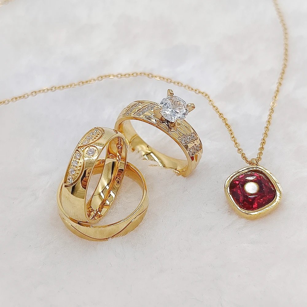 Anillos de boda chapados en oro de 24 quilates para hombre y mujer, joyas colgantes, alianzas de pareja, conjuntos de compromiso de novia con diamantes de circonita cúbica.