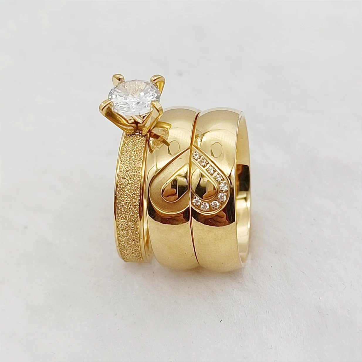 Conjunto de 3 anillos de compromiso para parejas con corazón de amor para celebrar el décimo aniversario, para hombres y mujeres, joyería de titanio chapada en oro de 24 k.