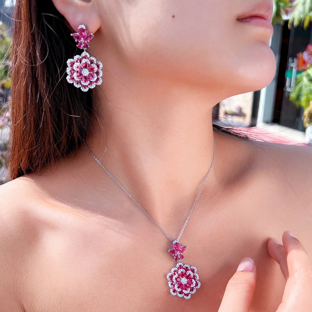 CWWZircons - Conjunto de collar y pendientes con flores grandes de cristal CZ rojo rosa para mujer, joyería elegante para fiestas de baile, T0196 CWWZircons - Conjunto de collar y pendientes con flores grandes de cristal CZ rojo rosa para mujer, joyería elegante para fiestas de baile, T0196