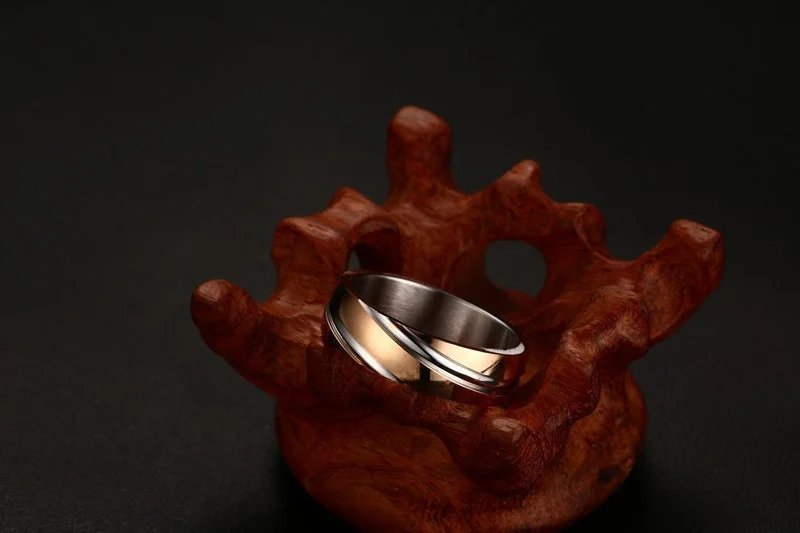 Anillos de boda Vnox para hombre, acero inoxidable 316L, 6 mm de ancho, color negro, oro rosa y dorado. Anillos de boda Vnox para hombre, acero inoxidable 316L, 6 mm de ancho, color negro, oro rosa y dorado.
